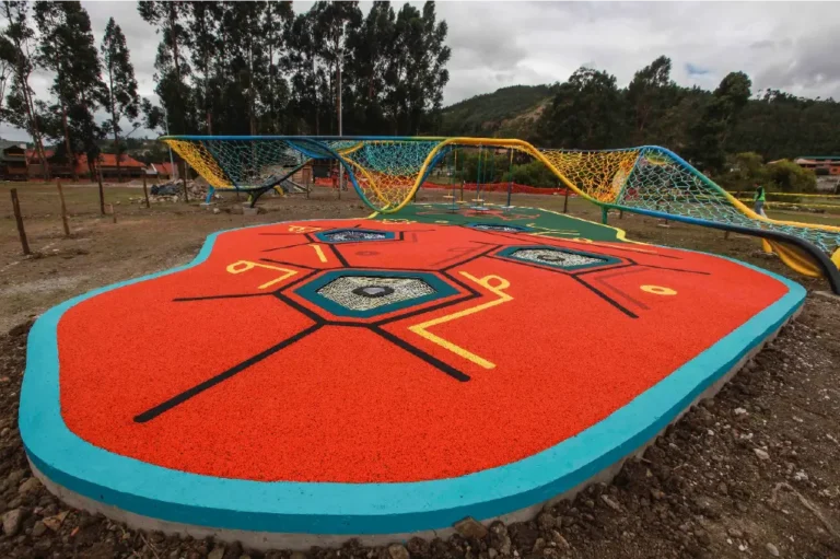 red-tela-arana-juegos-infantiles-ecuador-the-playground-atelier